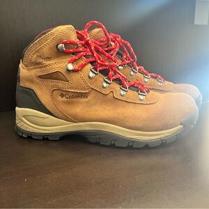 Columbia Women’s Newton Ridge Plus Waterproof Amped Hiking Boot Size 10